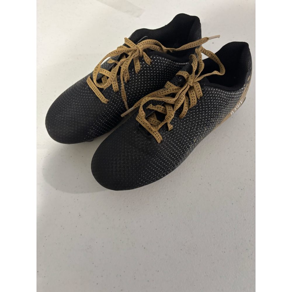 Boys girls soccer cleats Size 1 Black Gold